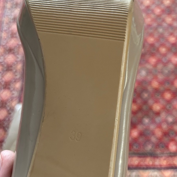 H&M tan patent platform pumps size 8 - Picture 9 of 10